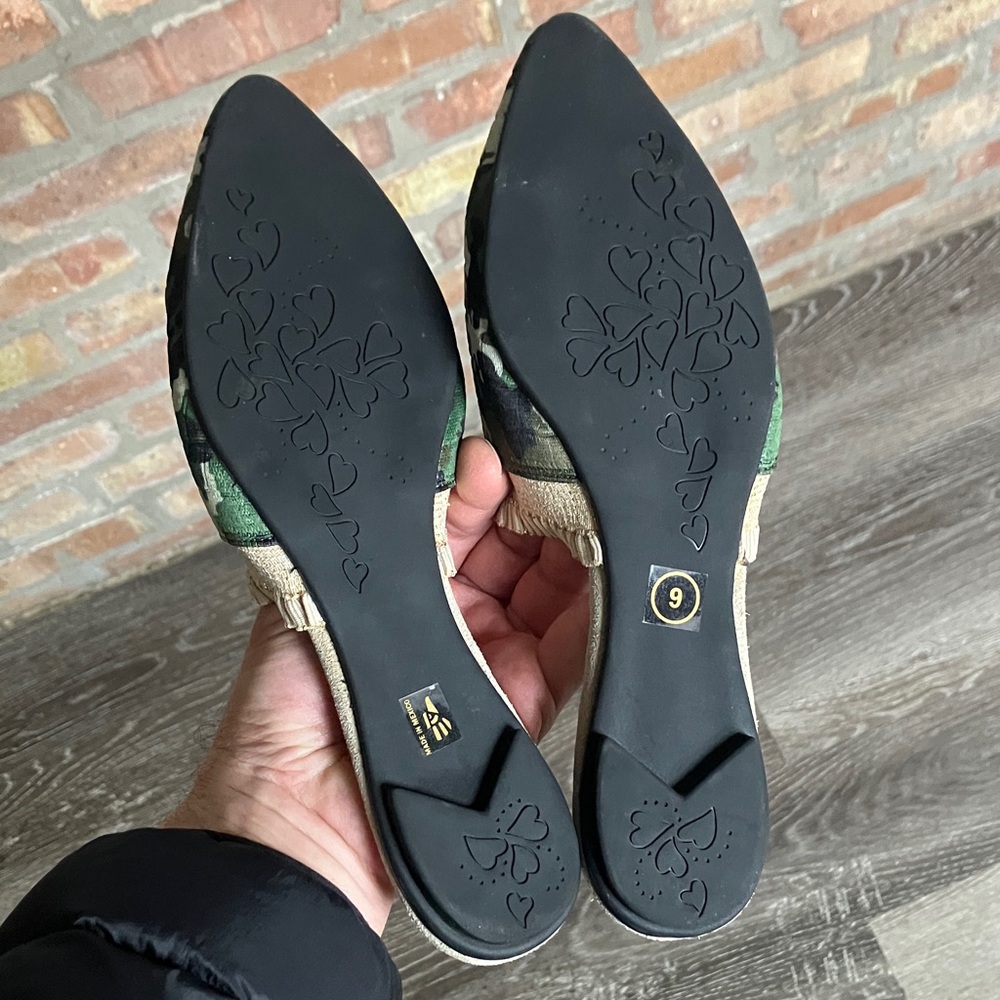 Charleston Shoe Company Blakely Camouflage Mules - Picture 8 of 17